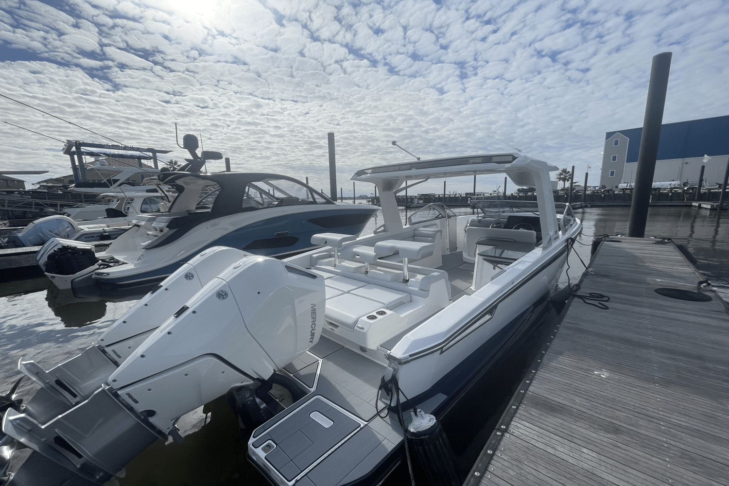 Slide: The Image of Aviara AV32 Outboard 2024 - 42