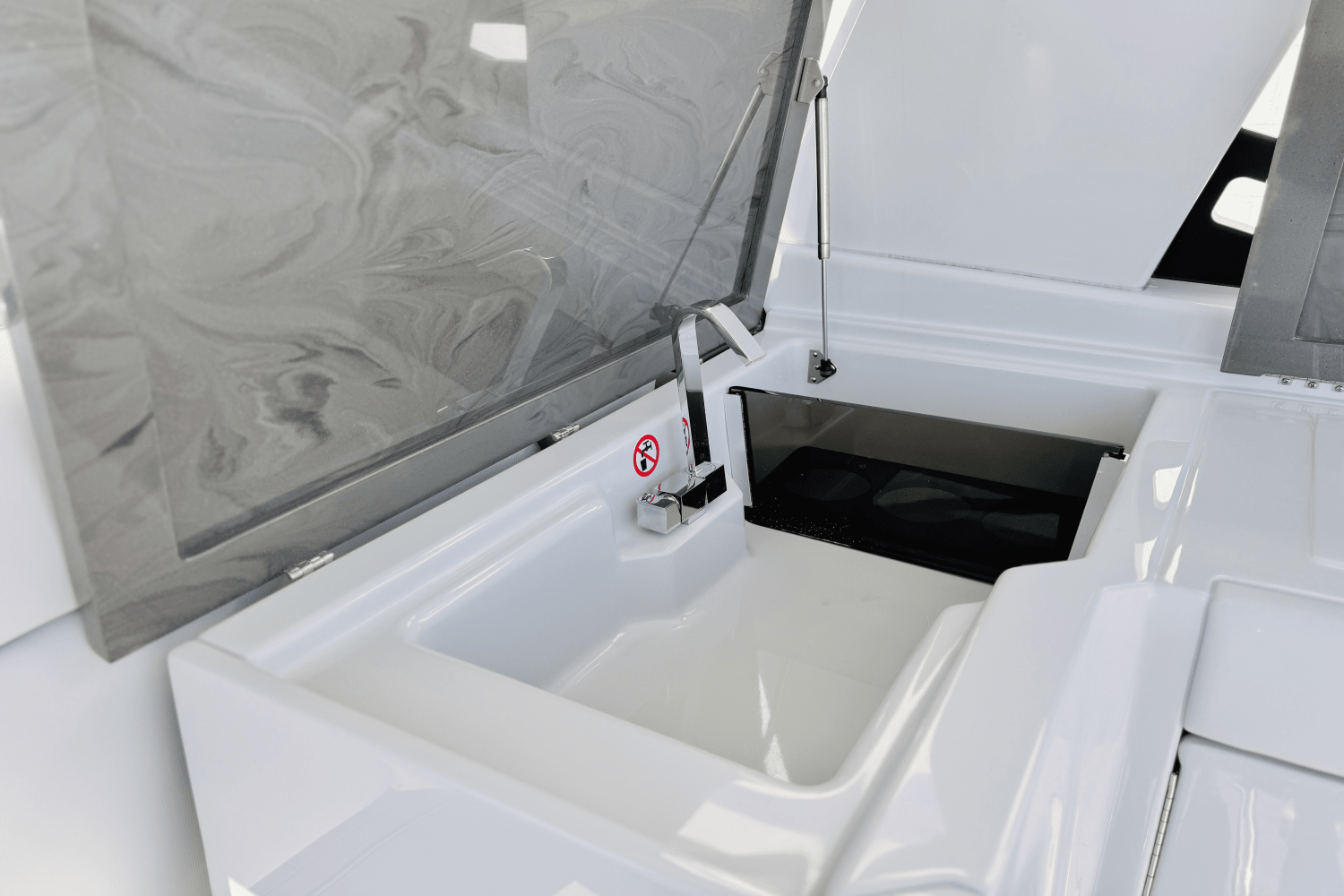 Slide: The Image of Aviara AV32 Outboard 2024 - 47