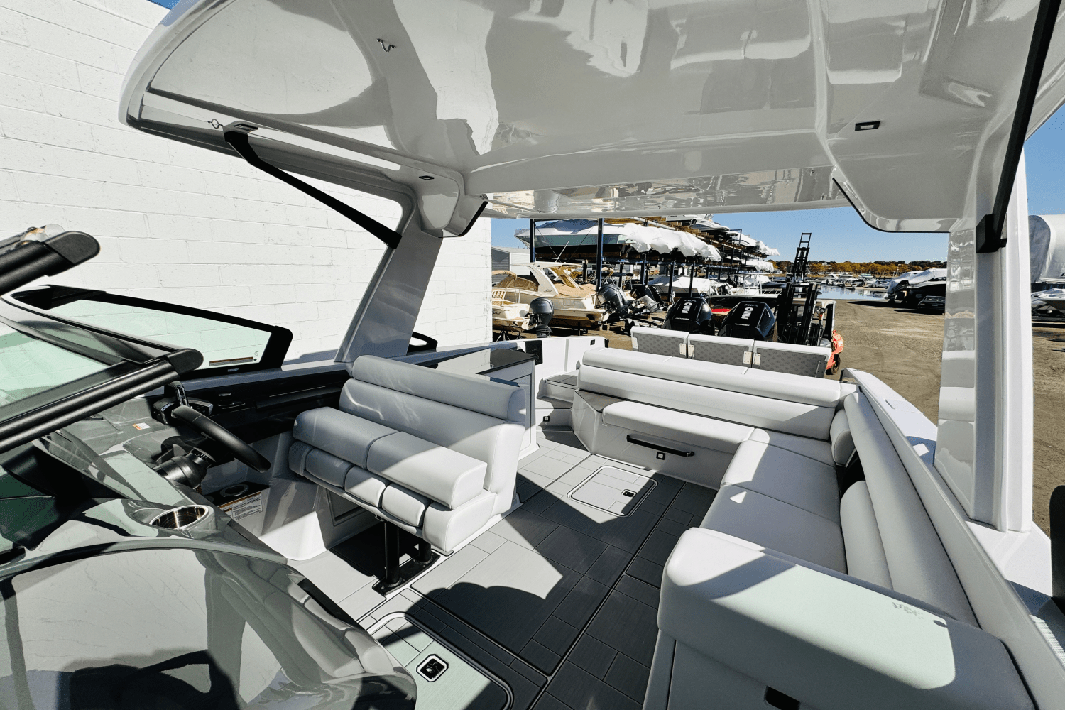 Slide: The Image of Aviara AV32 Outboard 2024 - 50