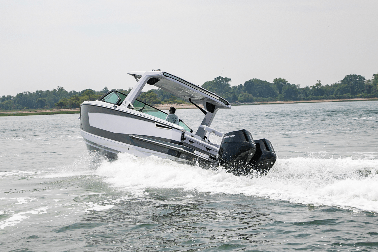 Slide: The Image of Aviara AV32 Outboard 2024 - 7