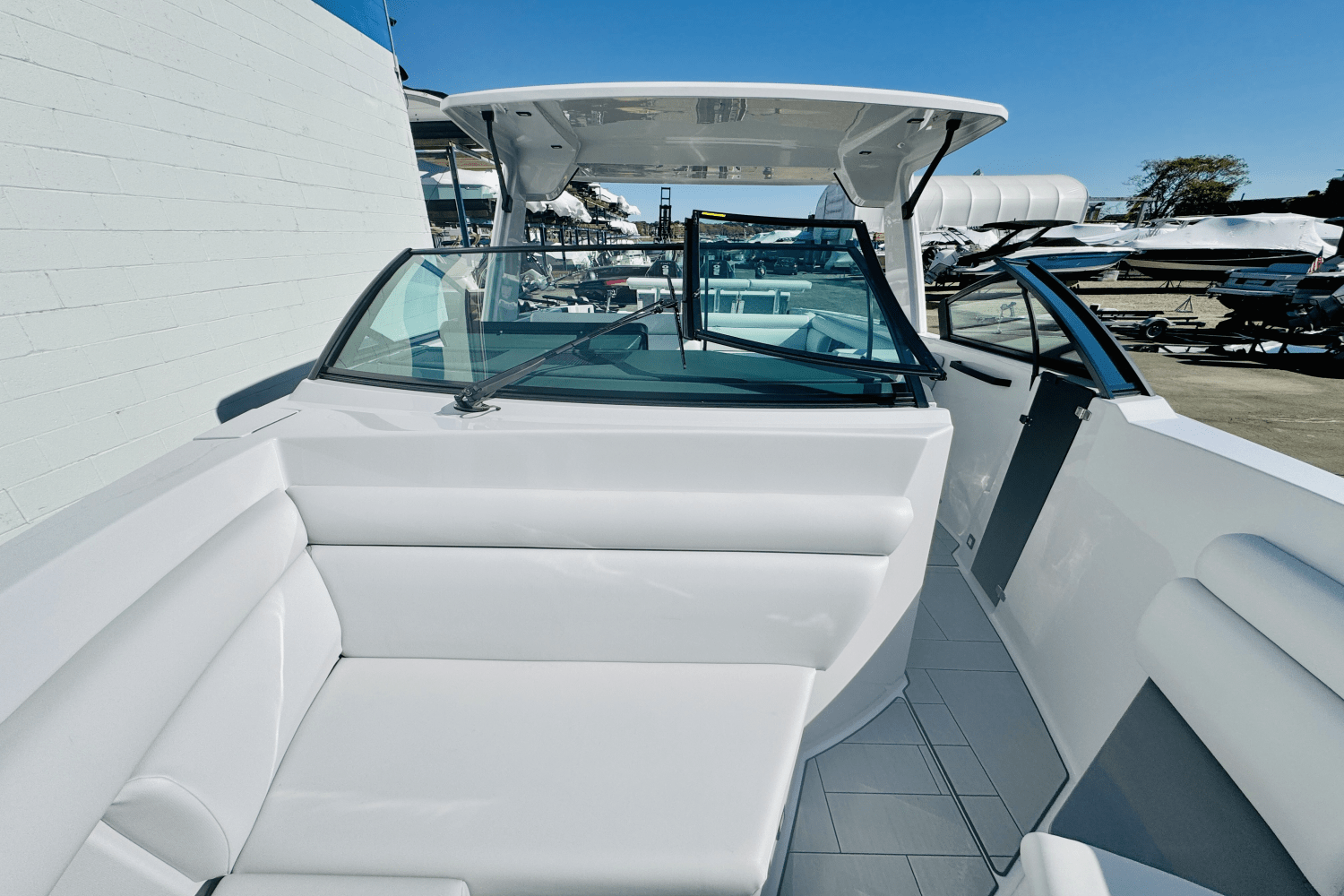 Slide: The Image of Aviara AV32 Outboard 2024 - 70