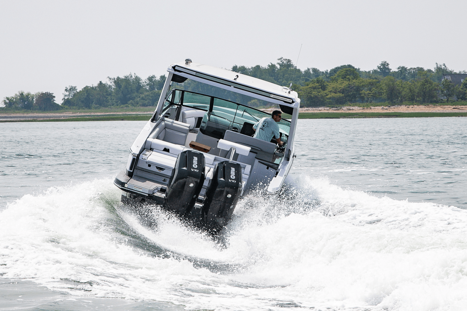 Slide: The Image of Aviara AV32 Outboard 2024 - 8