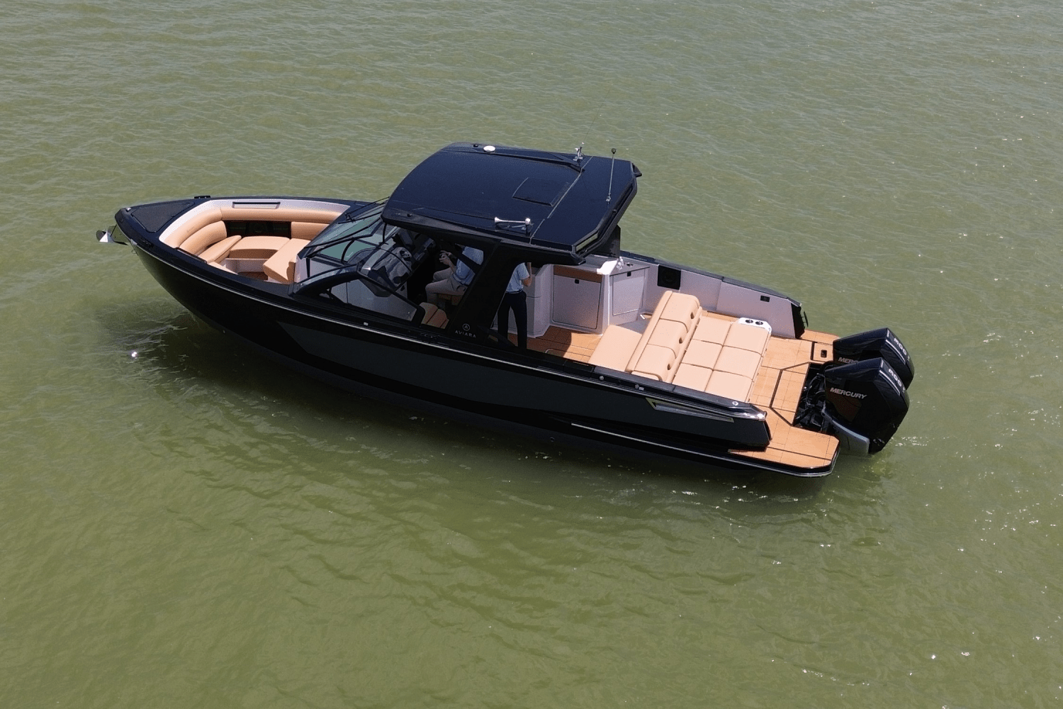 Slide: The Image of Aviara AV32 Outboard 2025 - 2