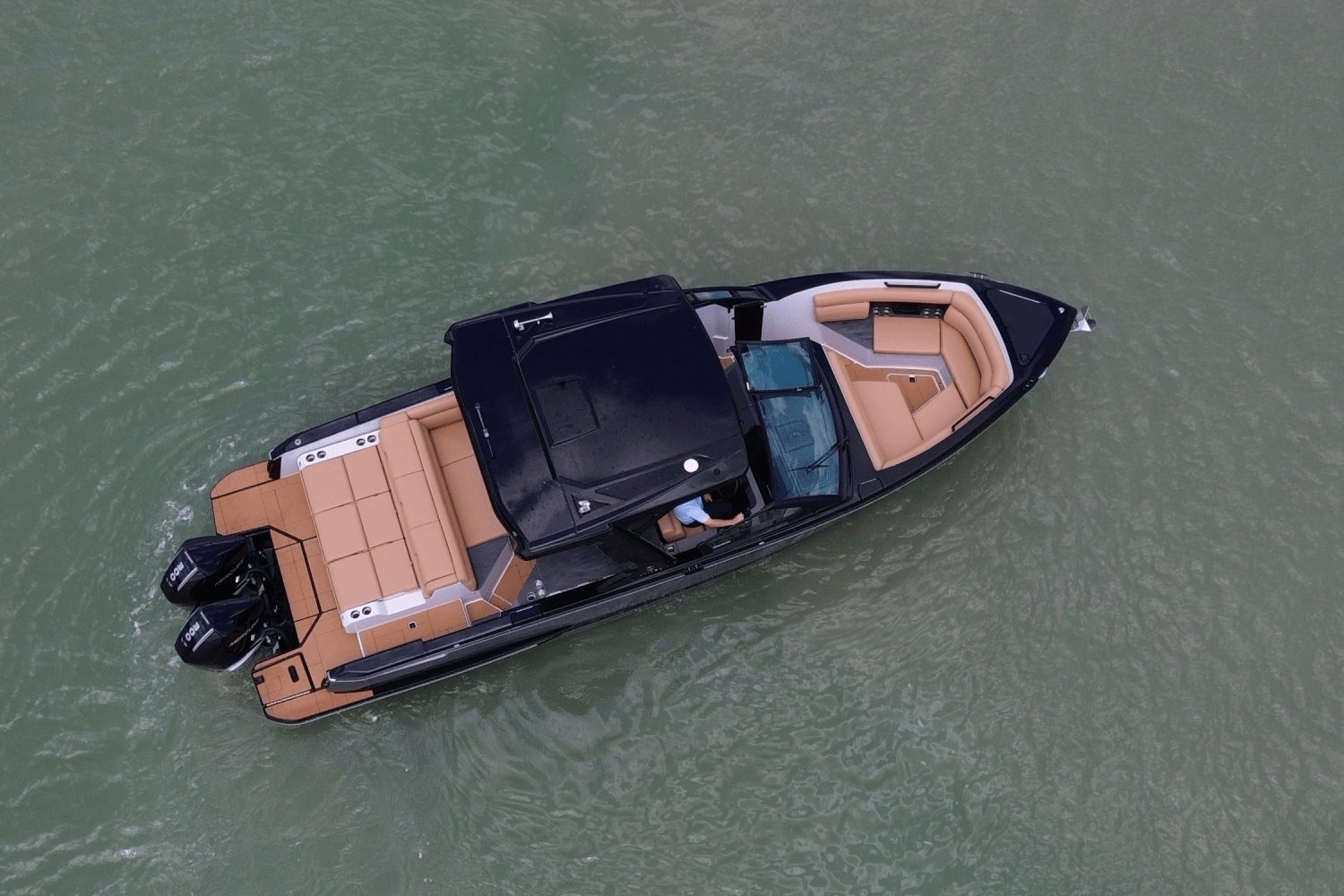 Slide: The Image of Aviara AV32 Outboard 2025 - 3