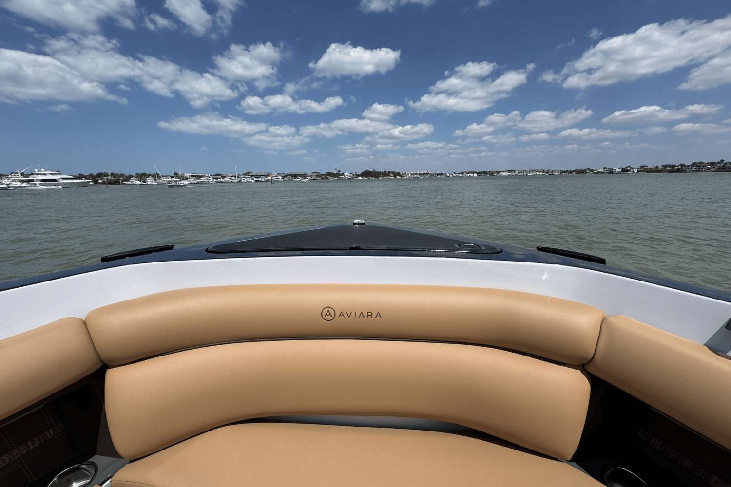 Slide: The Image of Aviara AV32 Outboard 2025 - 6