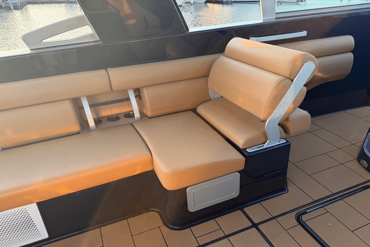 Slide: The Image of Aviara AV36 Outboard 2023 - 10