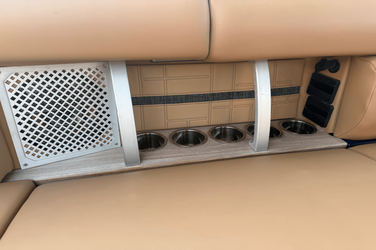 Slide: The Image of Aviara AV36 Outboard 2023 - 11