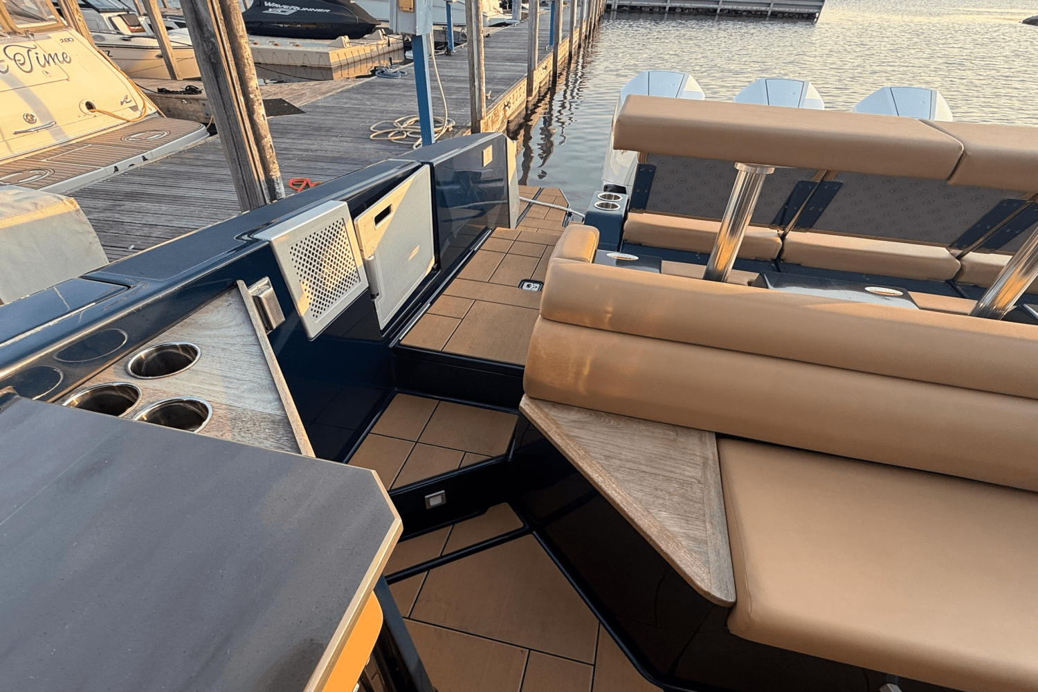 Slide: The Image of Aviara AV36 Outboard 2023 - 17