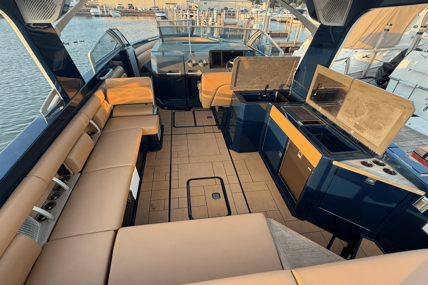 Slide: The Image of Aviara AV36 Outboard 2023 - 7