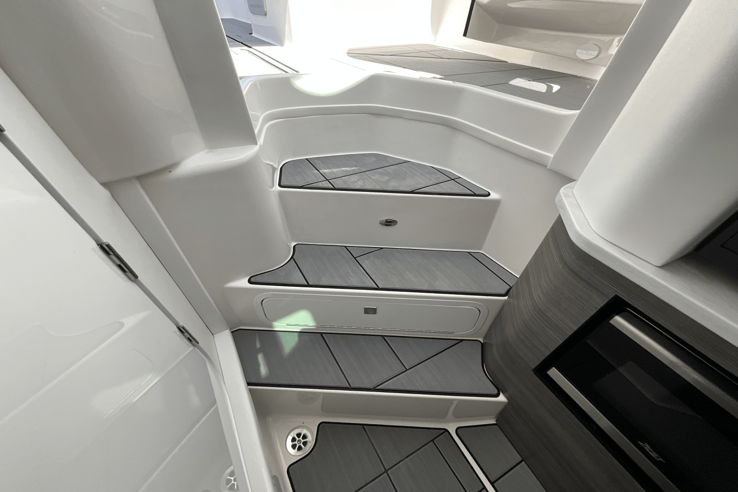 Slide: The Image of Aviara AV36 Outboard 2025 - 16