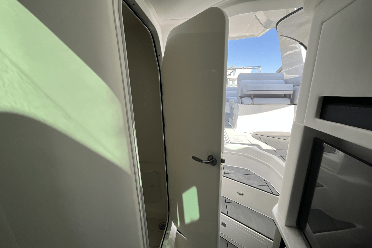 Slide: The Image of Aviara AV36 Outboard 2025 - 21