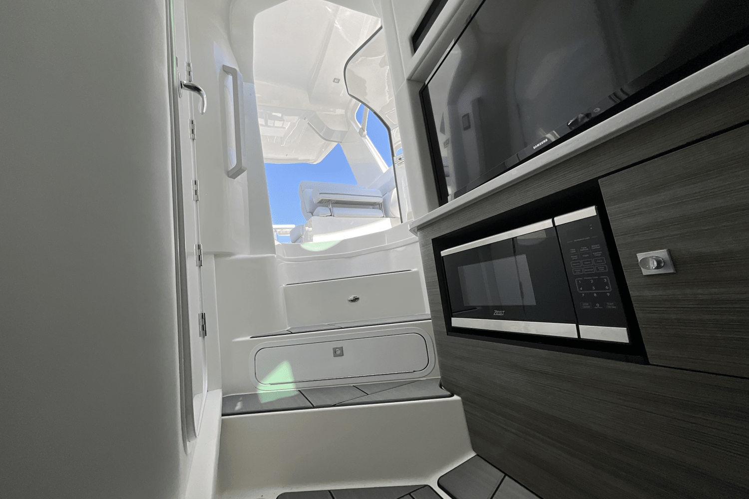 Slide: The Image of Aviara AV36 Outboard 2025 - 27