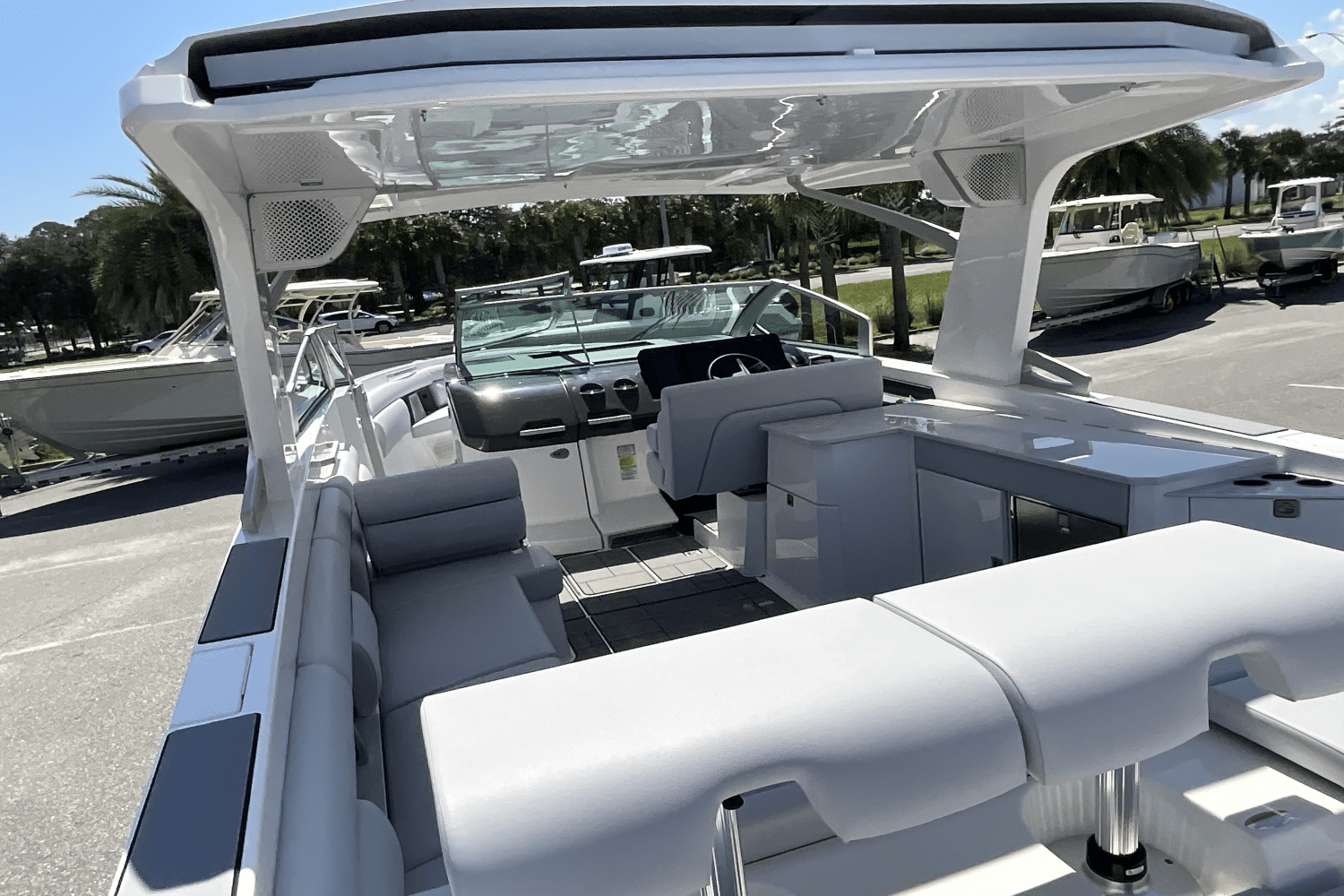 Slide: The Image of Aviara AV36 Outboard 2025 - 38