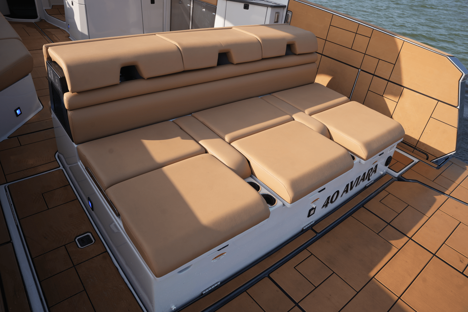 Slide: The Image of Aviara AV40 2022 - 14