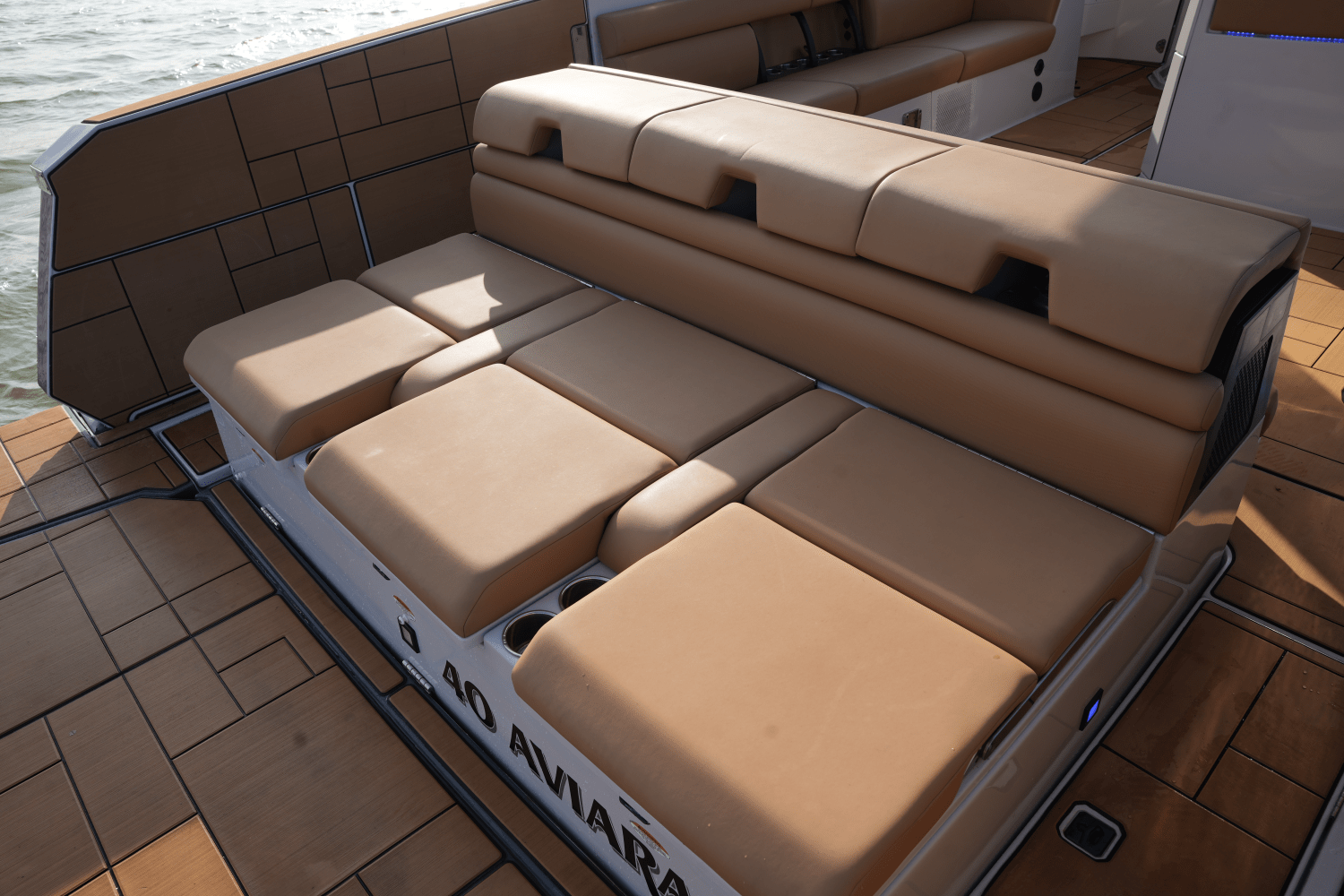 Slide: The Image of Aviara AV40 2022 - 15