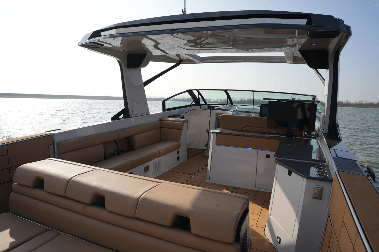 Slide: The Image of Aviara AV40 2022 - 18