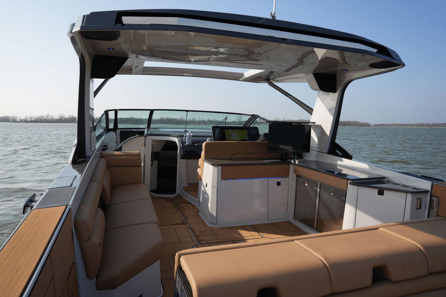 Slide: The Image of Aviara AV40 2022 - 19