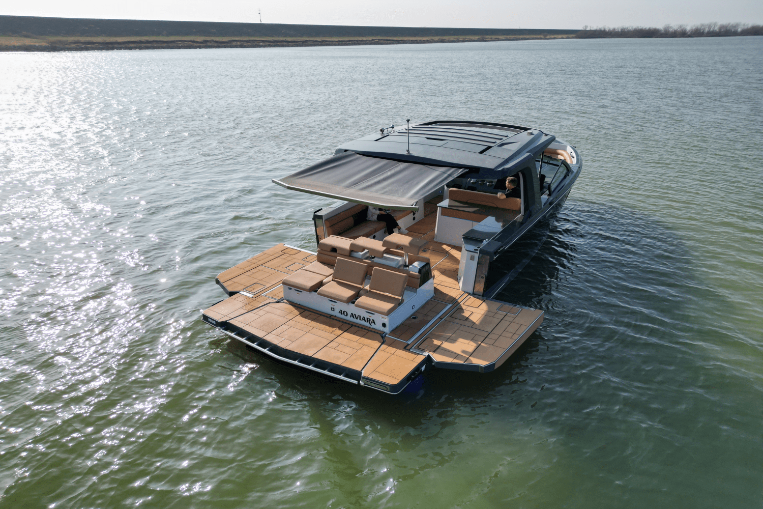 Slide: The Image of Aviara AV40 2022 - 2