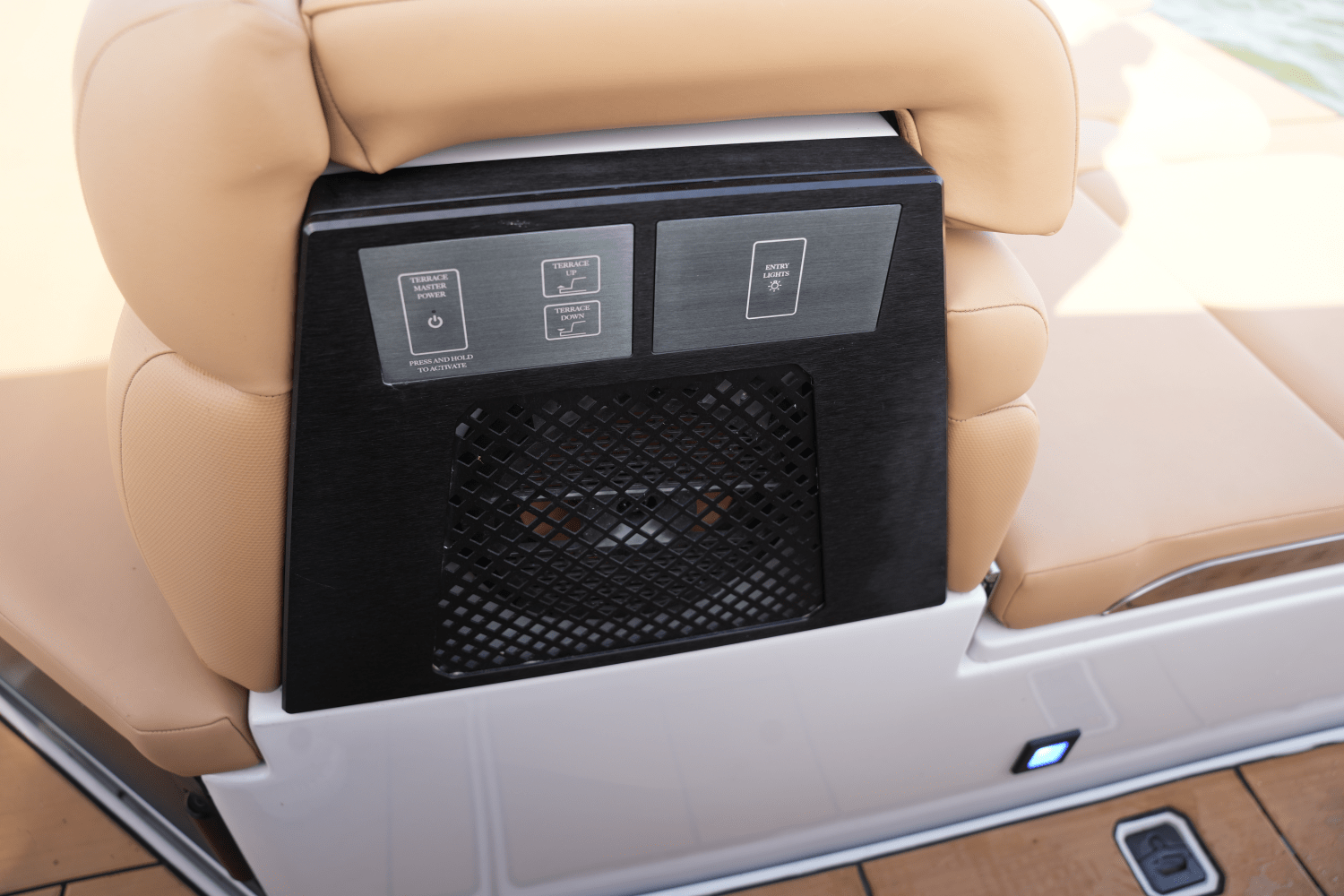 Slide: The Image of Aviara AV40 2022 - 20