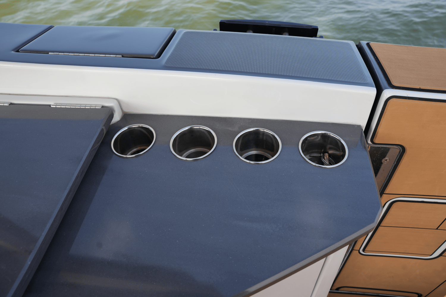 Slide: The Image of Aviara AV40 2022 - 22