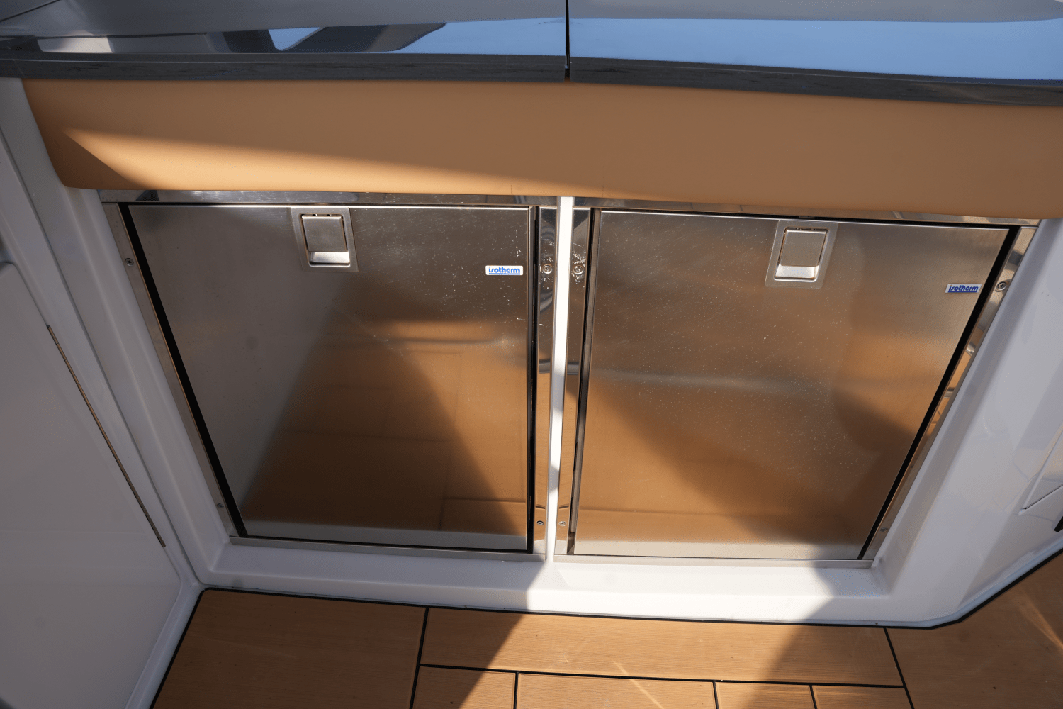 Slide: The Image of Aviara AV40 2022 - 27