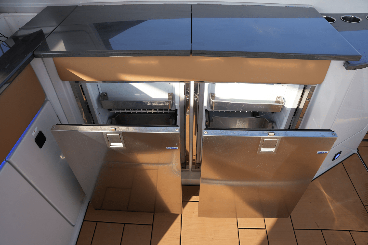 Slide: The Image of Aviara AV40 2022 - 28