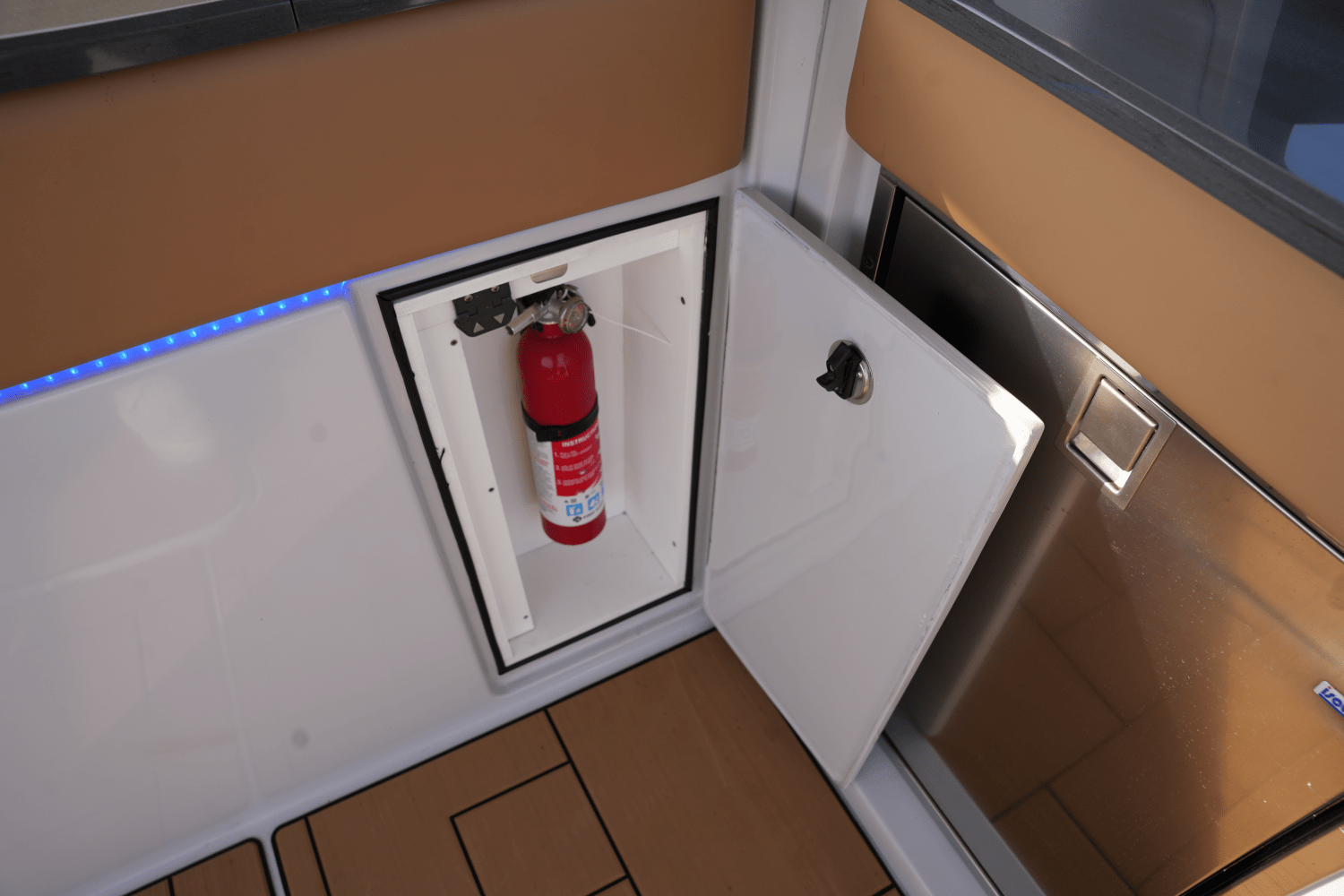 Slide: The Image of Aviara AV40 2022 - 29