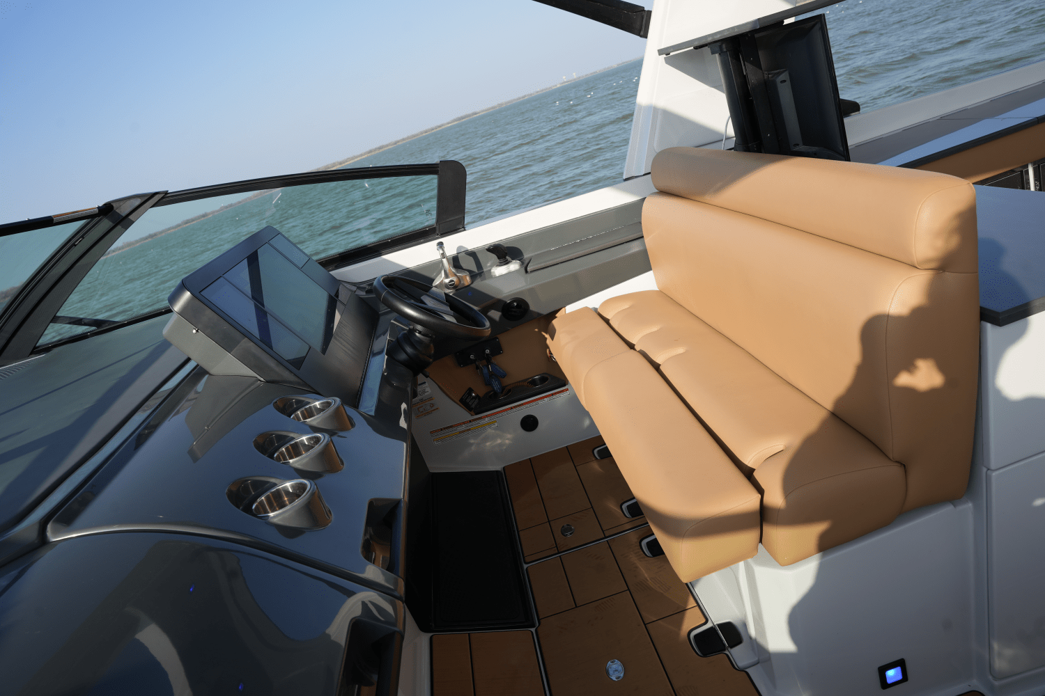 Slide: The Image of Aviara AV40 2022 - 34