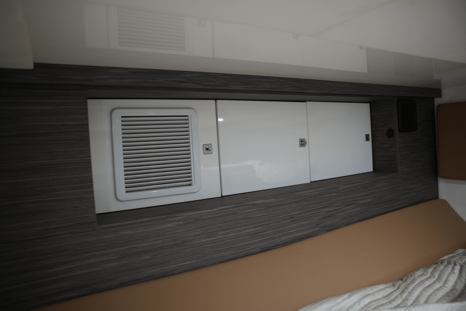 Slide: The Image of Aviara AV40 2022 - 50