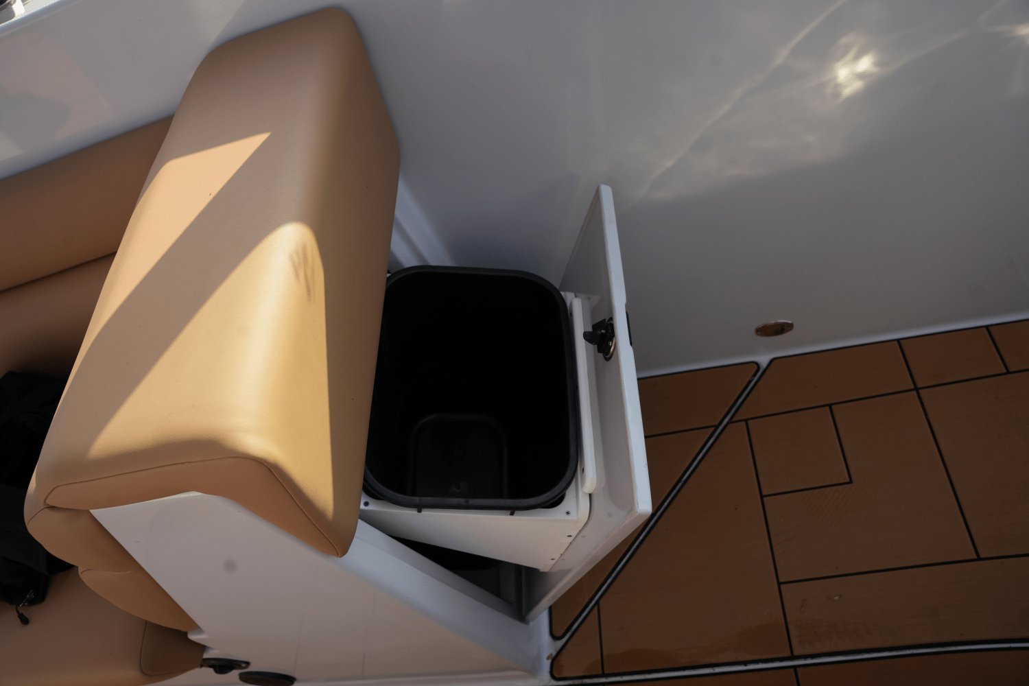 Slide: The Image of Aviara AV40 2022 - 62