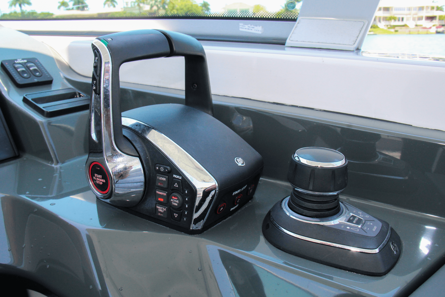 Slide: The Image of Aviara AV40 Outboard 2023 - 17