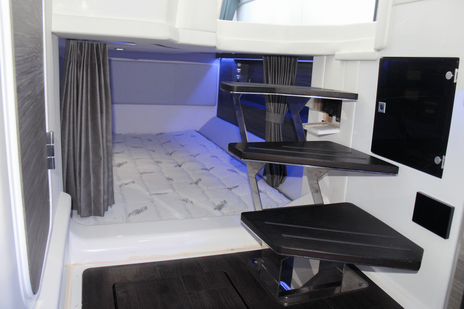 Slide: The Image of Aviara AV40 Outboard 2023 - 22