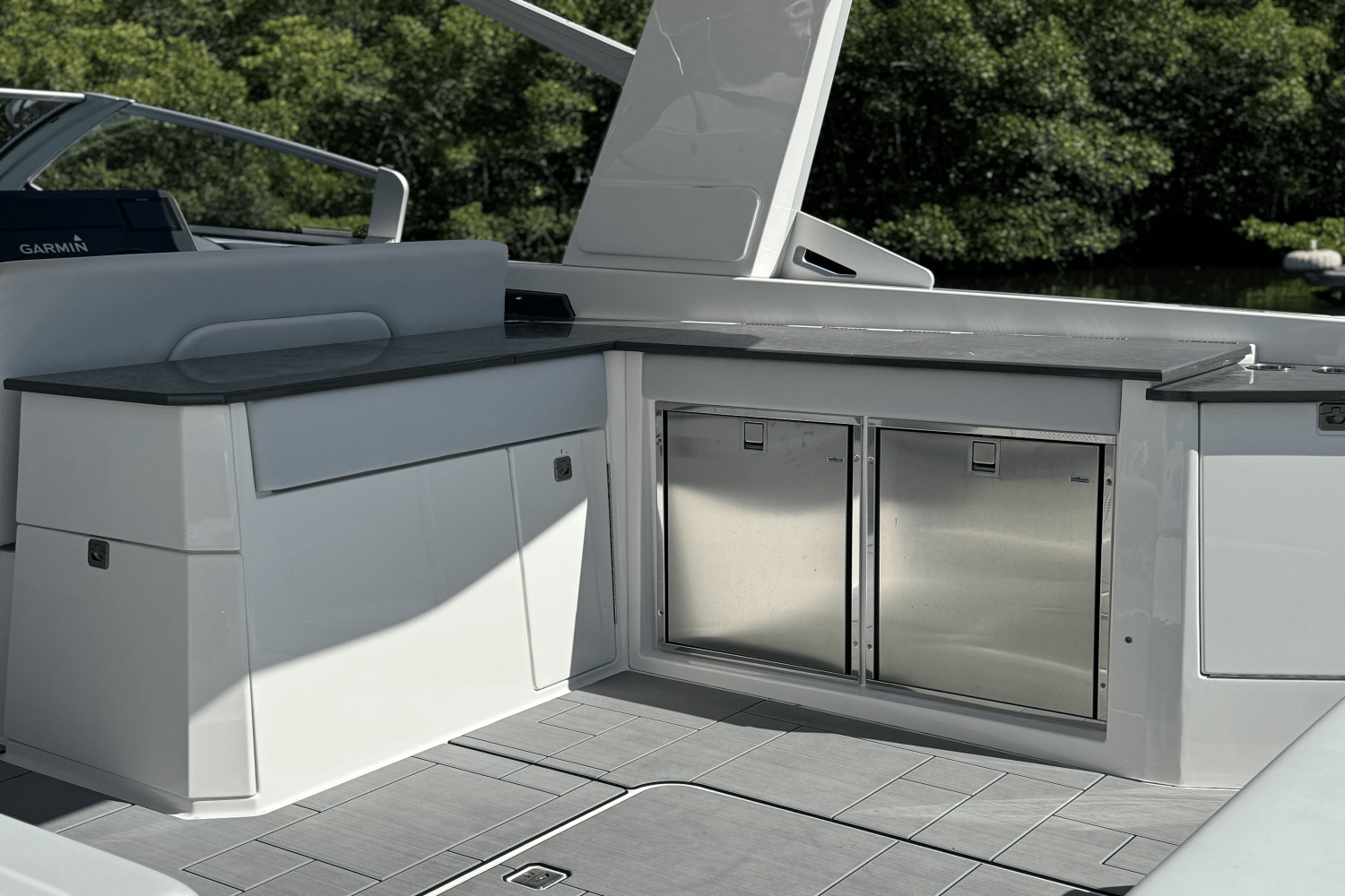 Slide: The Image of Aviara AV40 Outboard 2023 - 22