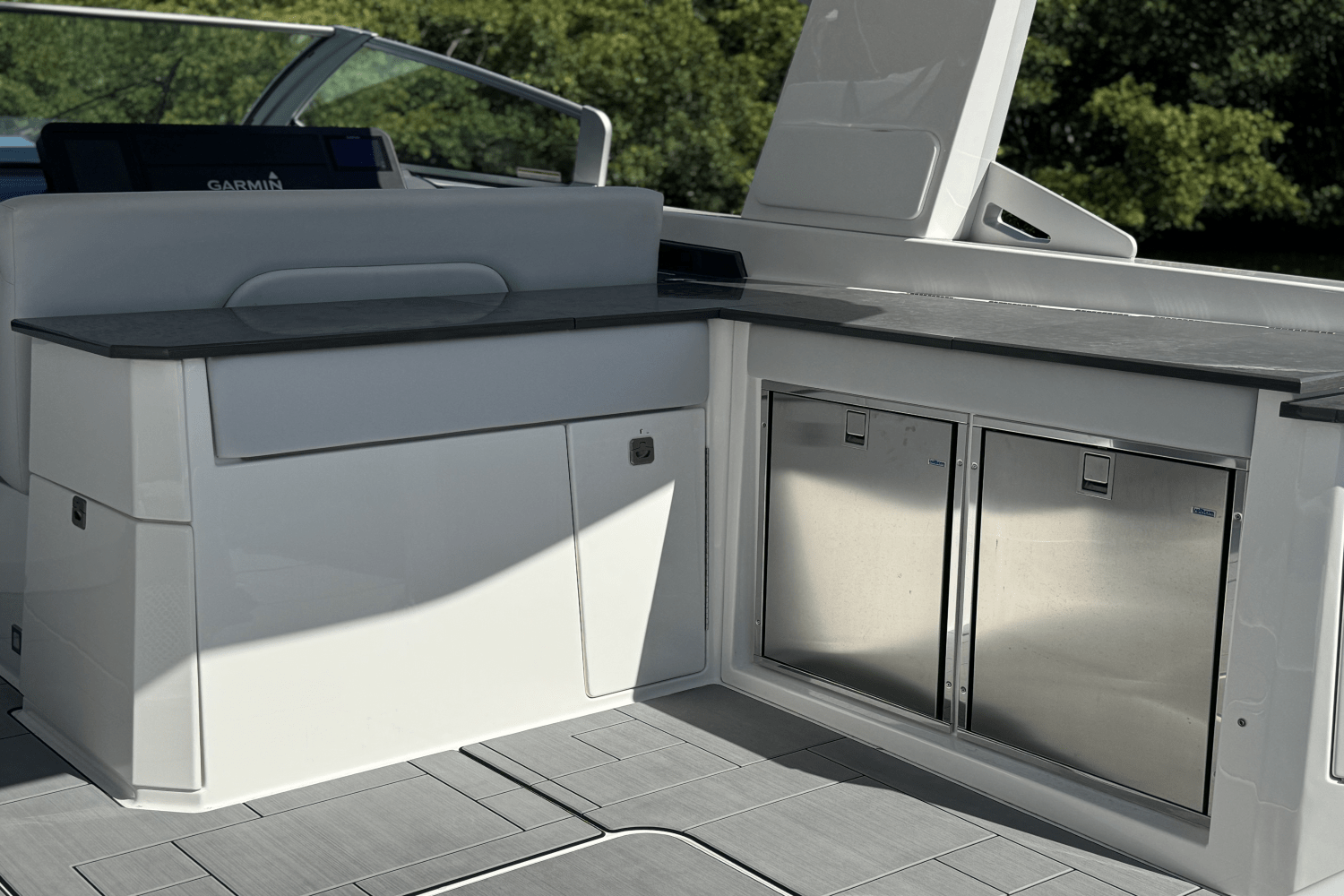 Slide: The Image of Aviara AV40 Outboard 2023 - 23