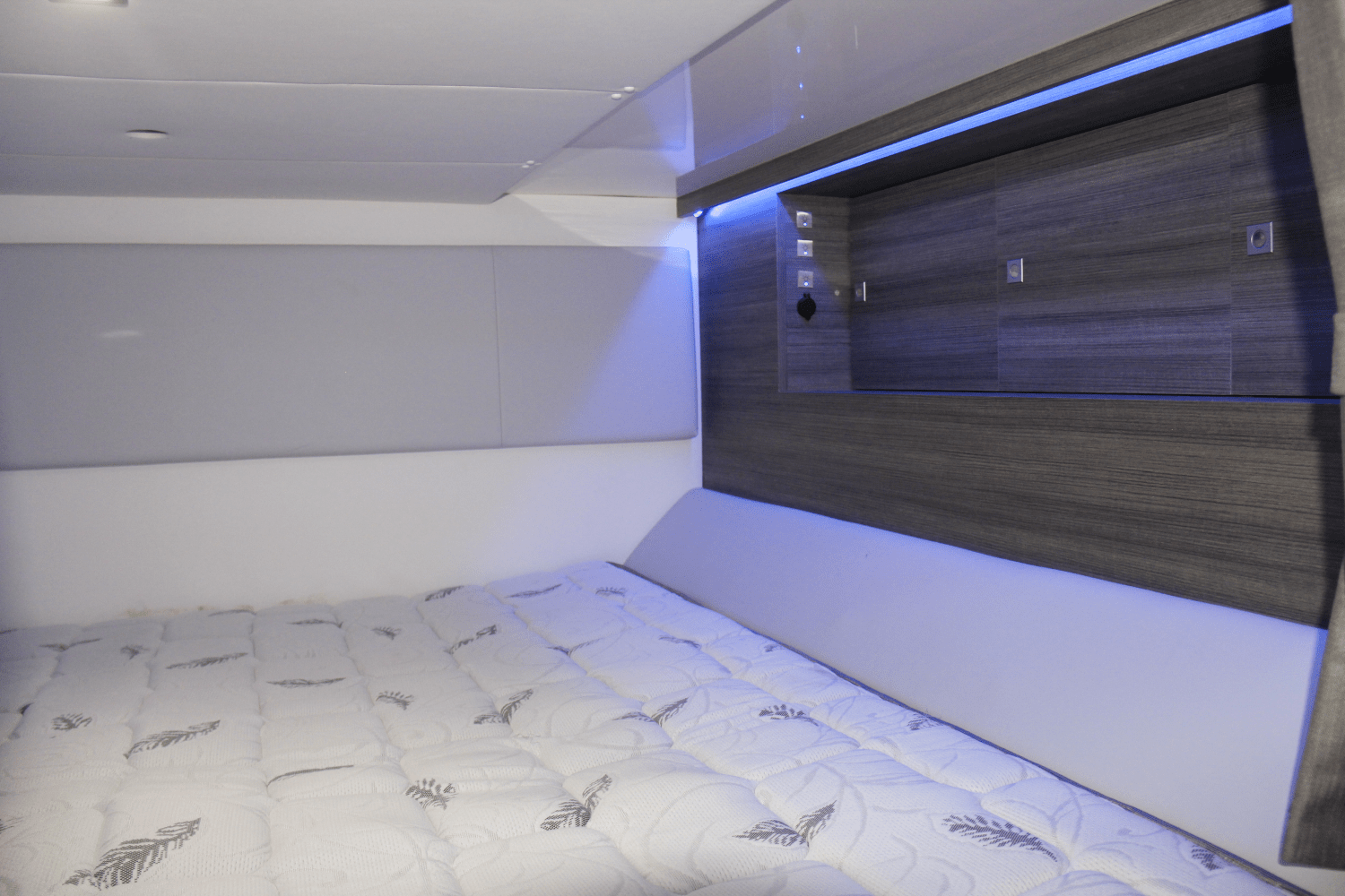 Slide: The Image of Aviara AV40 Outboard 2023 - 24