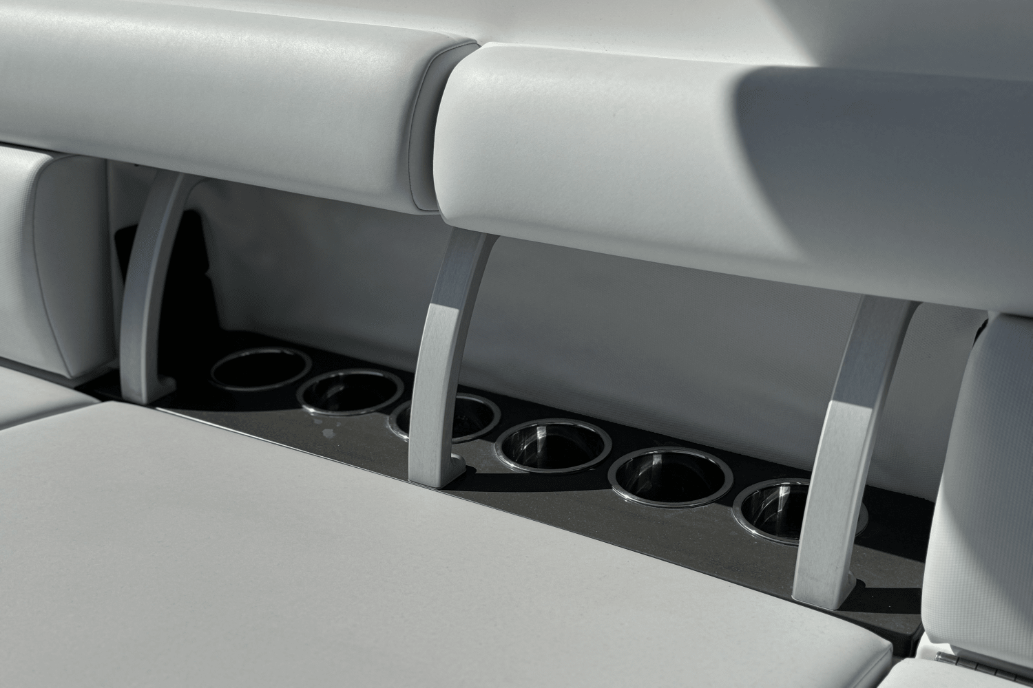 Slide: The Image of Aviara AV40 Outboard 2023 - 29