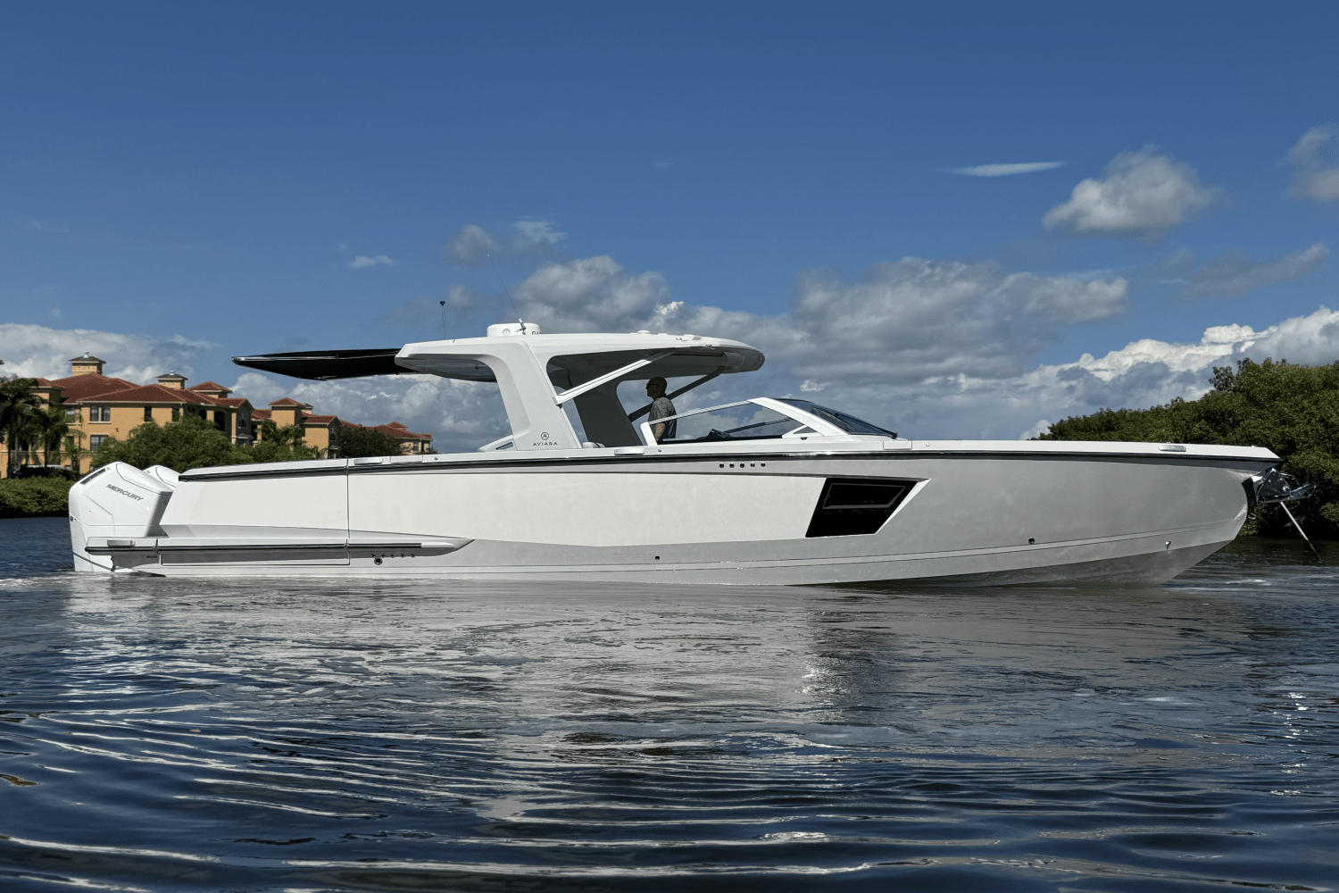 Slide: The Image of Aviara AV40 Outboard 2023 - 3