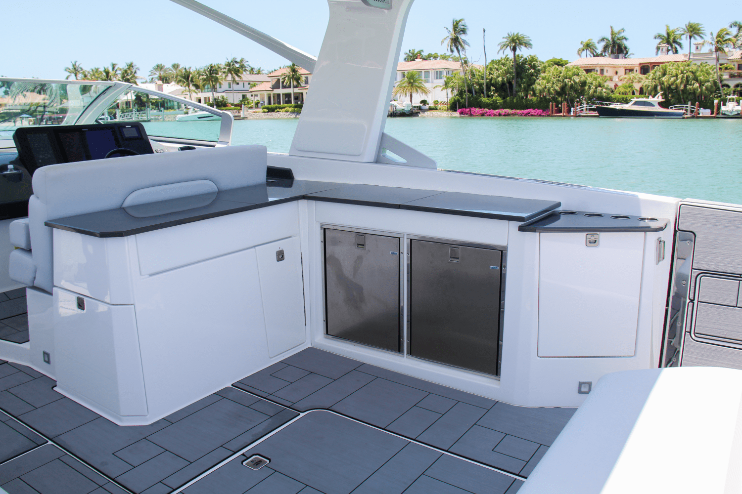 Slide: The Image of Aviara AV40 Outboard 2023 - 30