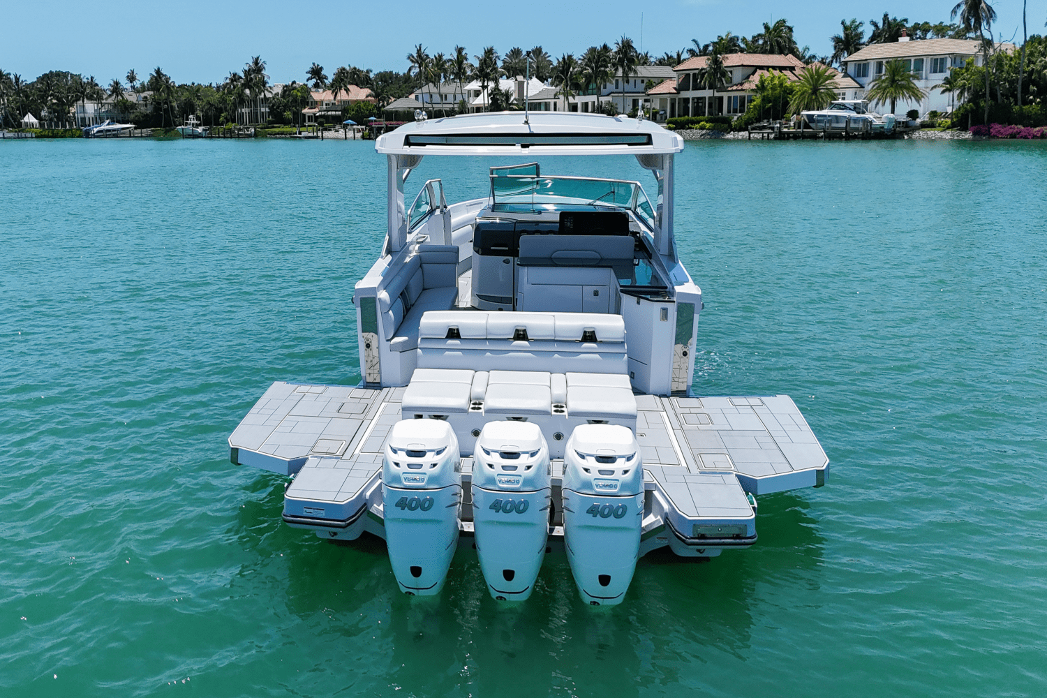 Slide: The Image of Aviara AV40 Outboard 2023 - 4