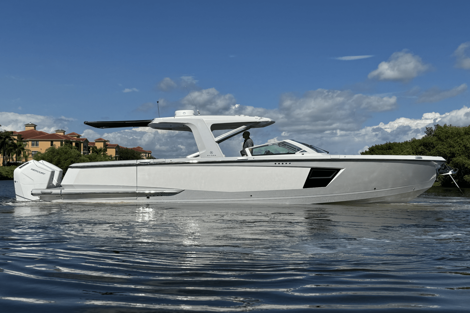 Slide: The Image of Aviara AV40 Outboard 2023 - 4