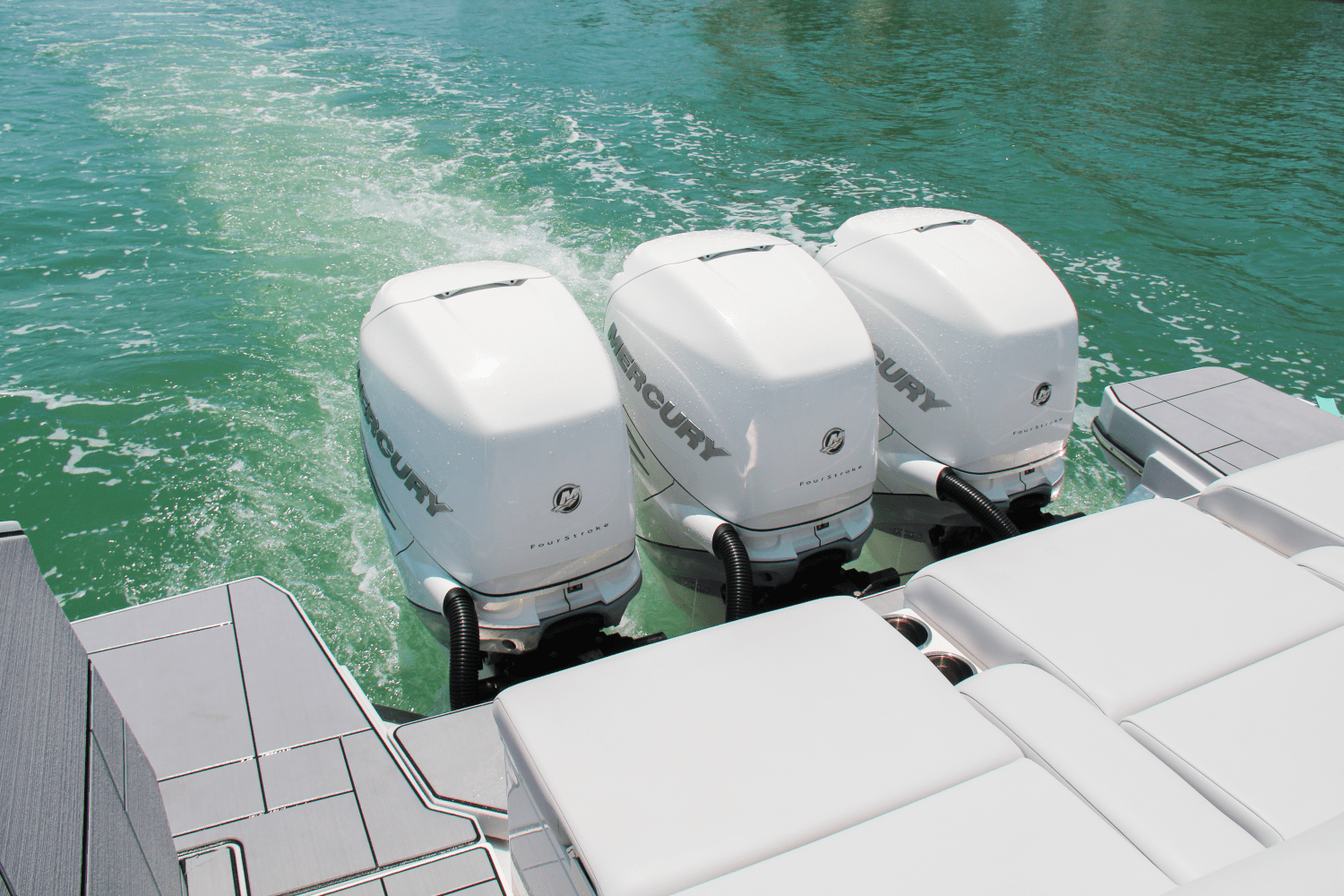 Slide: The Image of Aviara AV40 Outboard 2023 - 44