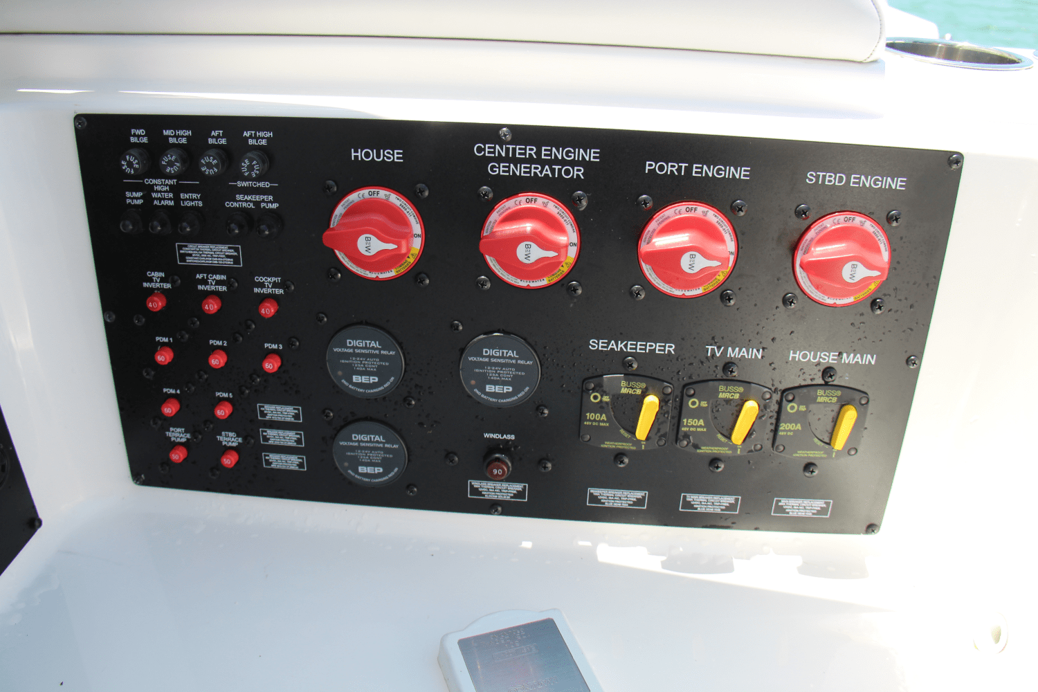 Slide: The Image of Aviara AV40 Outboard 2023 - 45