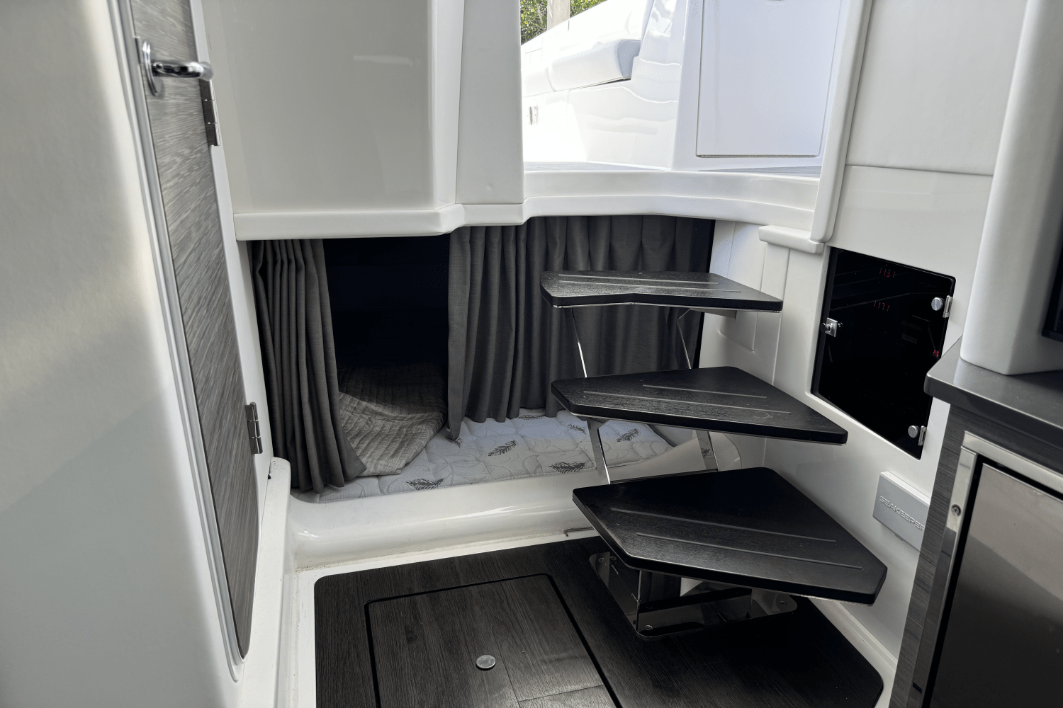 Slide: The Image of Aviara AV40 Outboard 2023 - 47