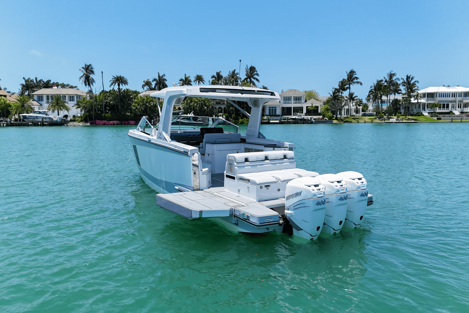 Slide: The Image of Aviara AV40 Outboard 2023 - 5