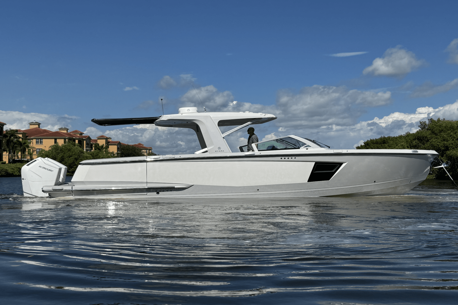 Slide: The Image of Aviara AV40 Outboard 2023 - 5