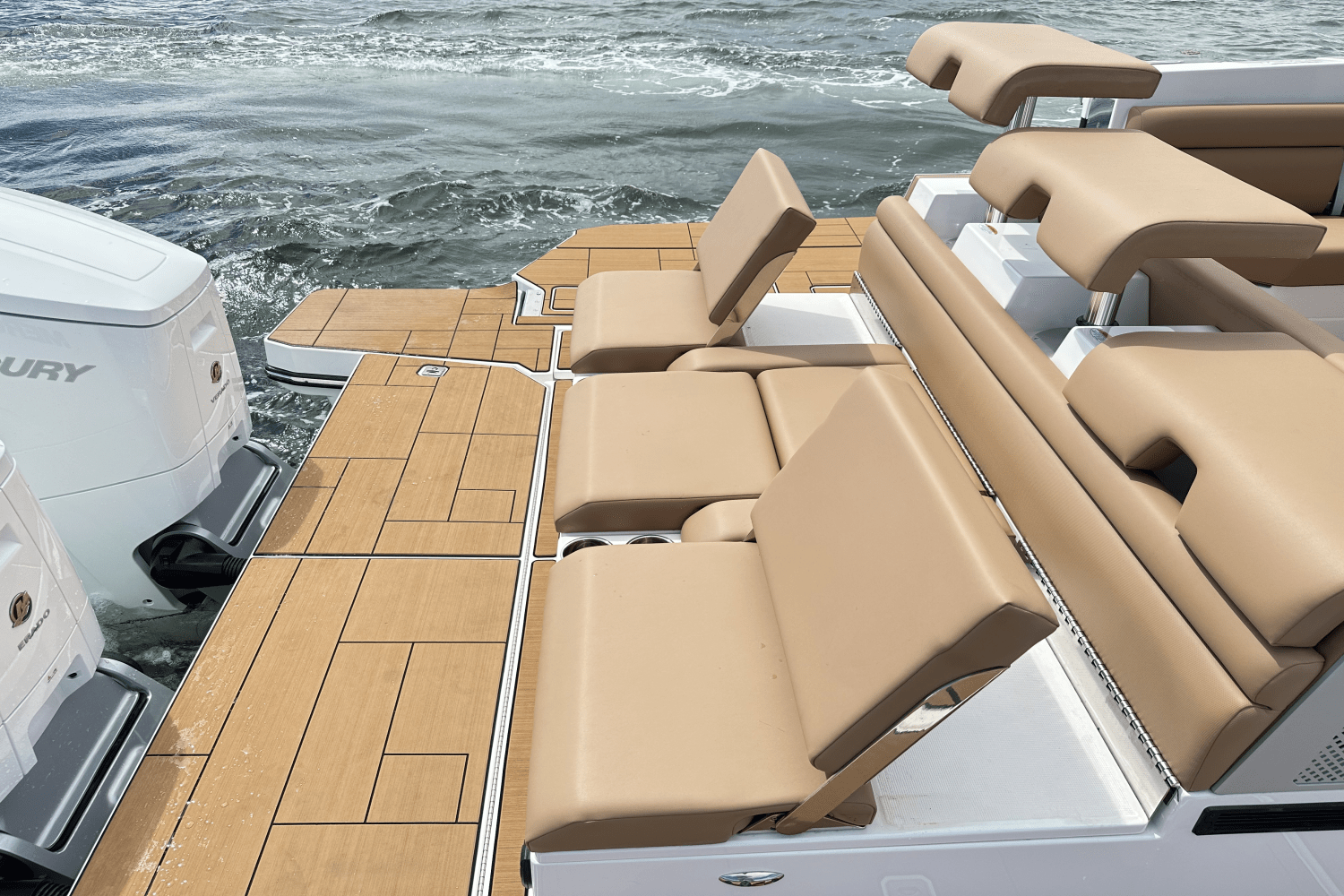 Slide: The Image of Aviara AV40 Outboard 2024 - 16