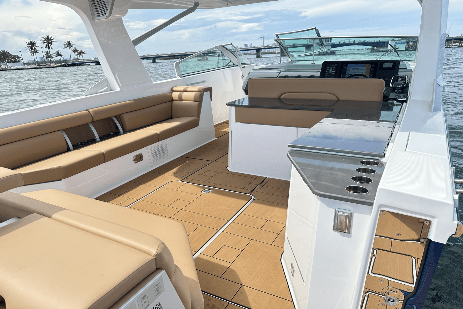 Slide: The Image of Aviara AV40 Outboard 2024 - 18