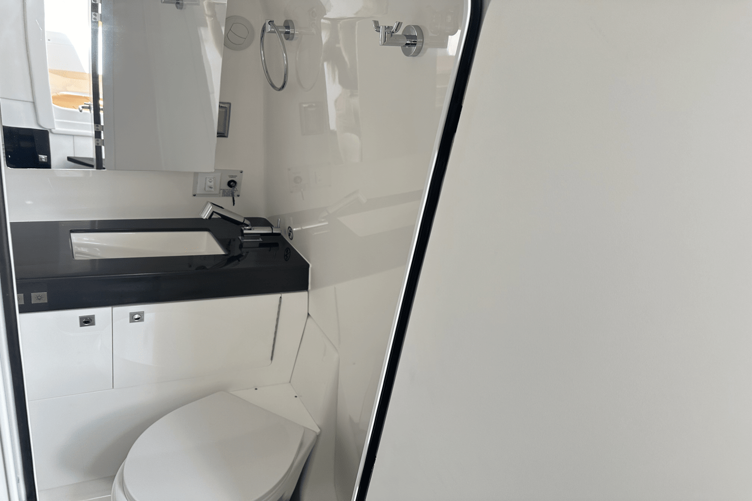 Slide: The Image of Aviara AV40 Outboard 2024 - 19