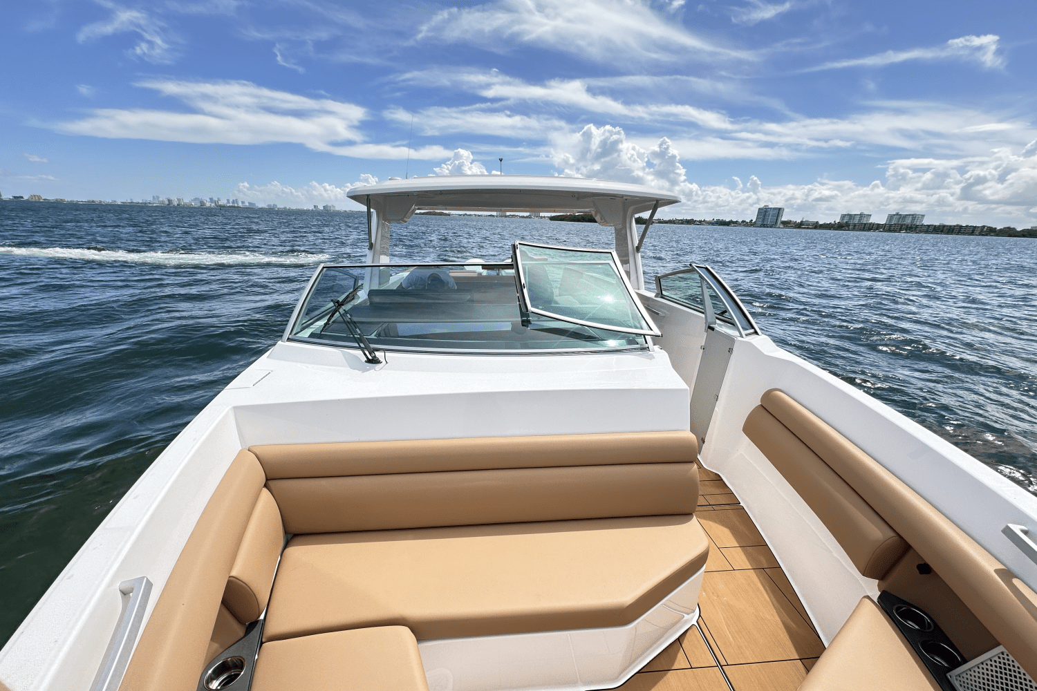 Slide: The Image of Aviara AV40 Outboard 2024 - 22