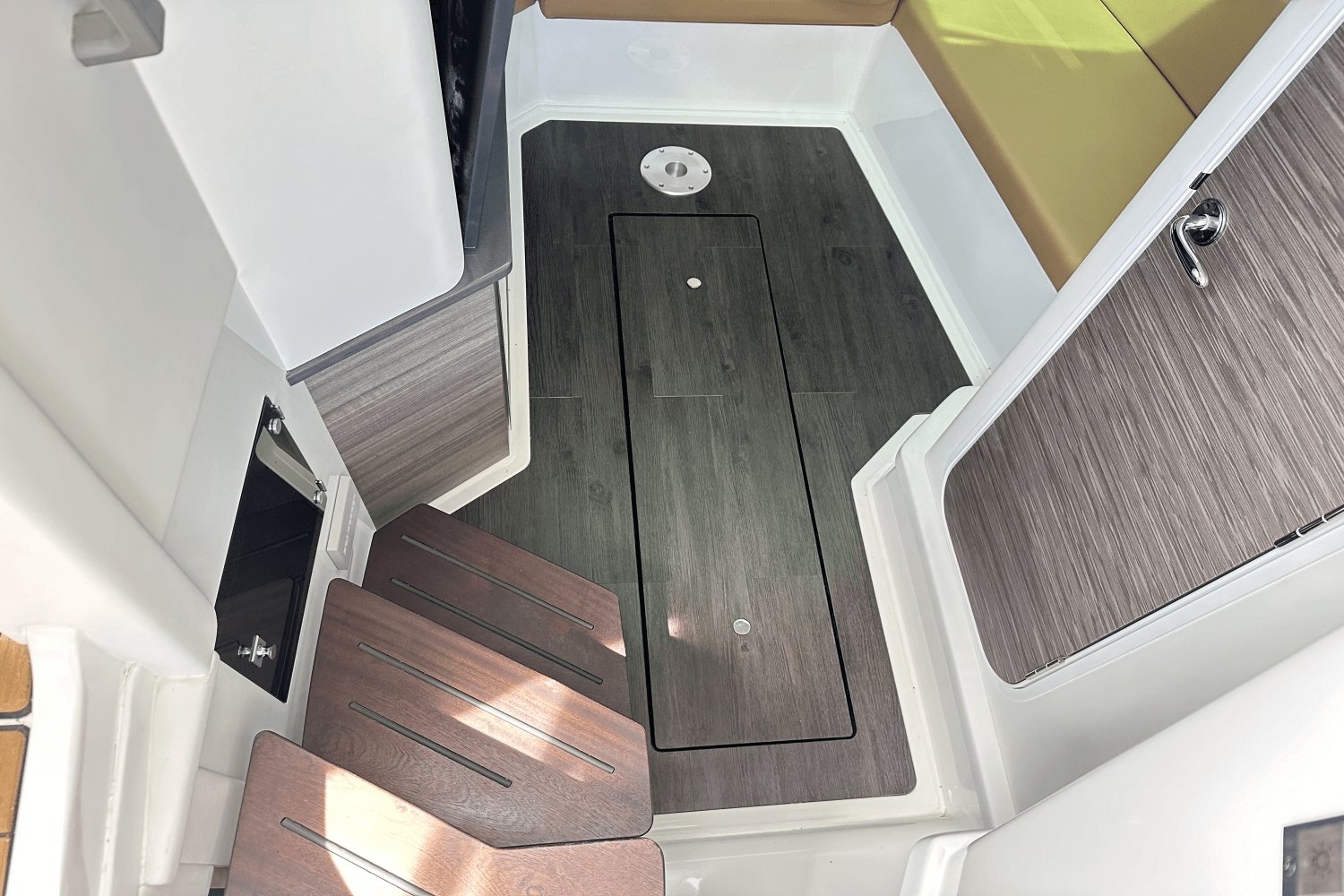 Slide: The Image of Aviara AV40 Outboard 2024 - 24